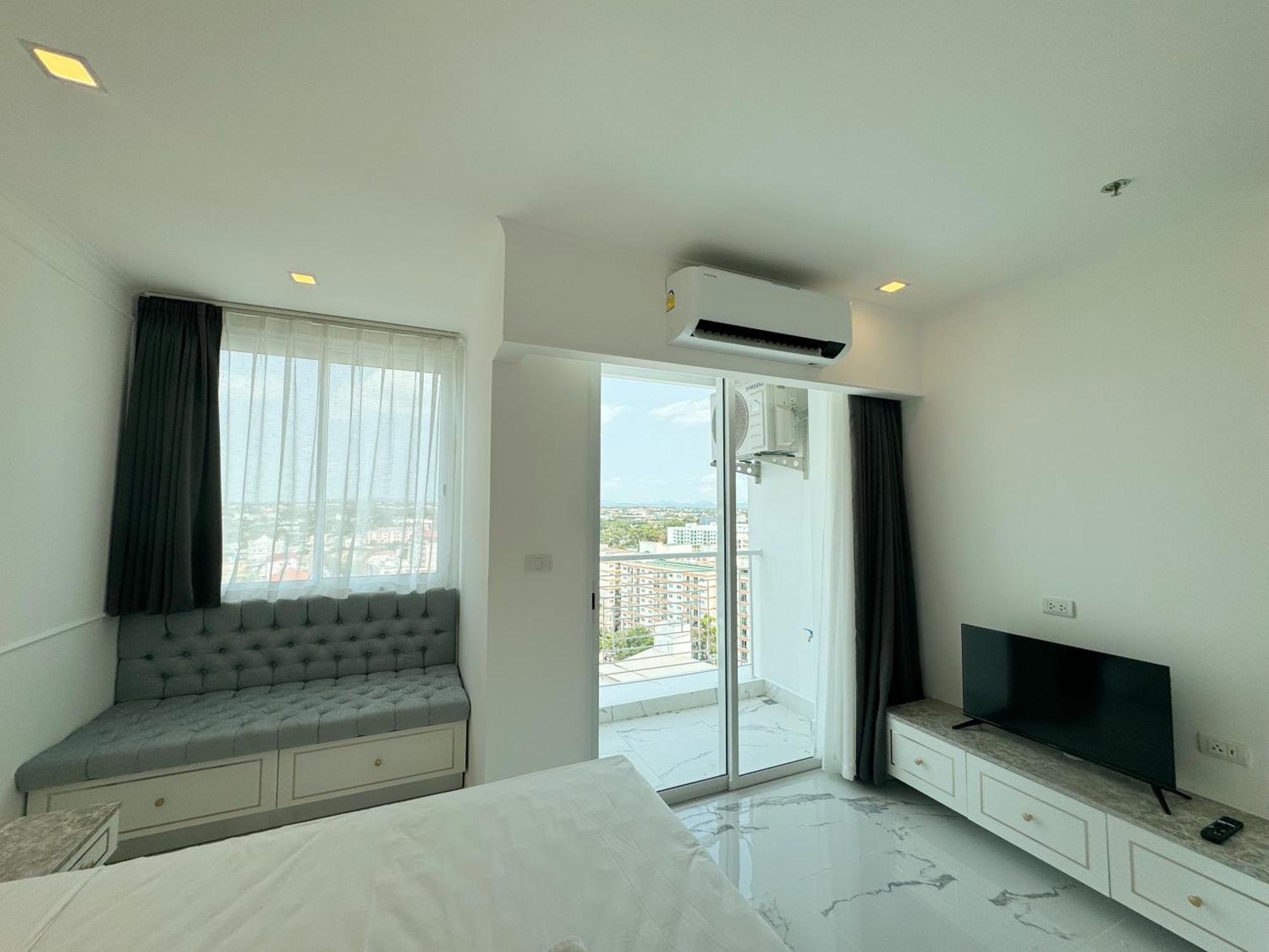 The Empire Chic Residence Jomtien & Yahaha Praia de Jomtien Exterior foto