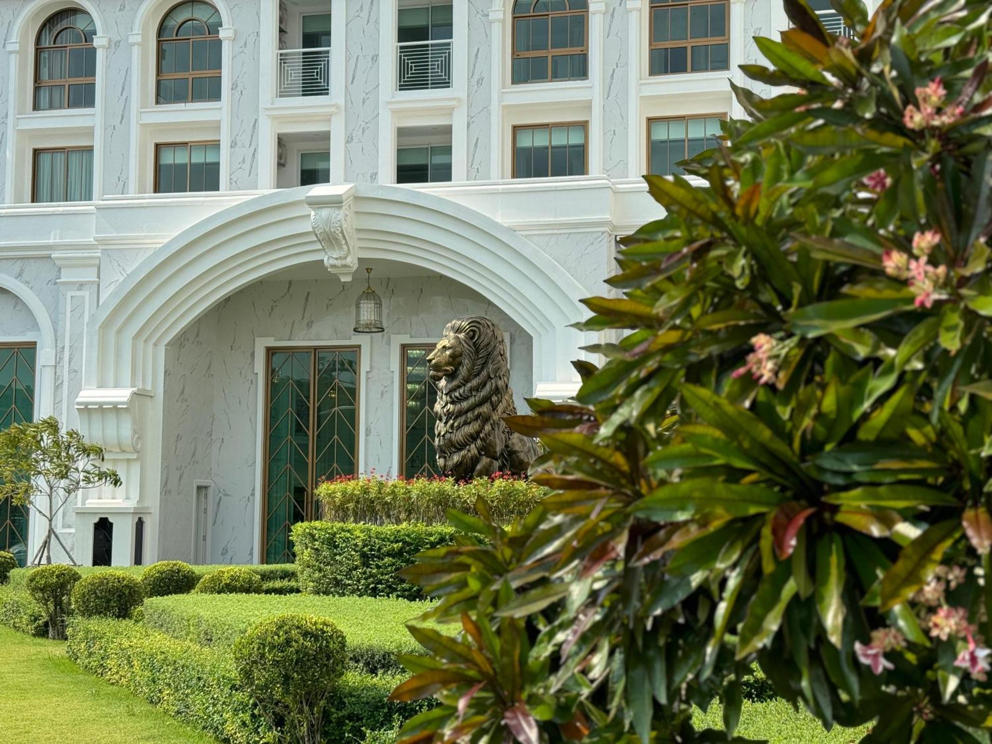 The Empire Chic Residence Jomtien & Yahaha Praia de Jomtien Exterior foto