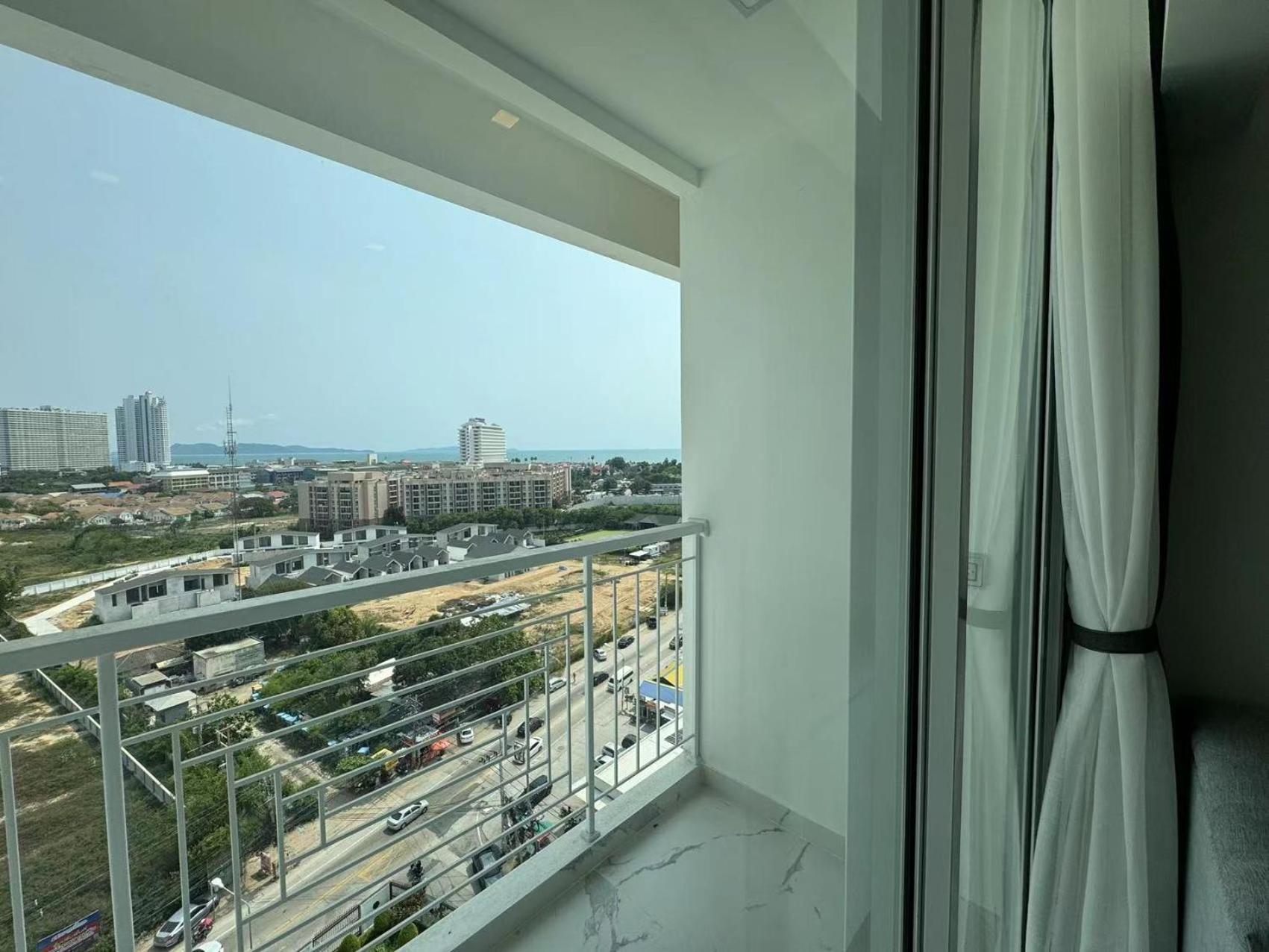 The Empire Chic Residence Jomtien & Yahaha Praia de Jomtien Exterior foto